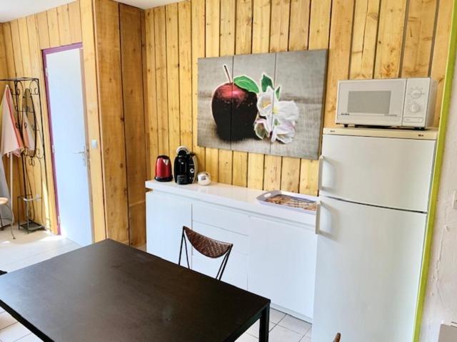 Le Depot Studio Du Petit Port Champvert Екстериор снимка